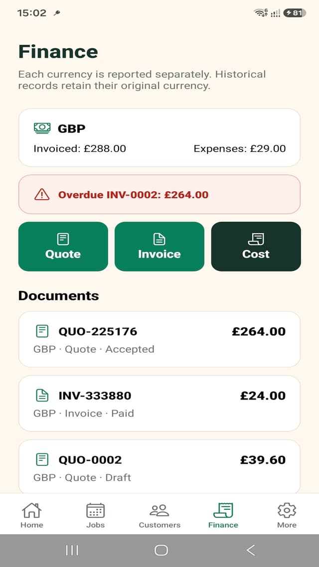 TradesMate finance screen with quotes, invoices, expenses, and overdue balance